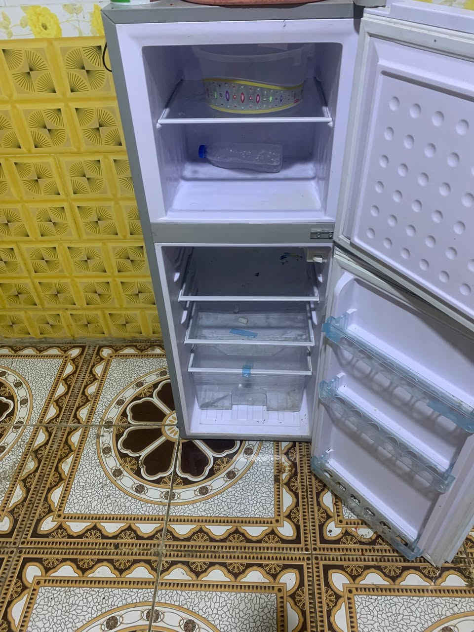سلام عليكم
ثلاجه للبيع جديده مستخدمه شهرين ضمانه خمس سنوات كامله كلشي مابيه سعره 130 مراسه خاص


**إذا كنت صاحب هذا الإعلان وتريد حذفه لأي سبب، رجاءا أرسل رسالة إلى الدعم الفني**