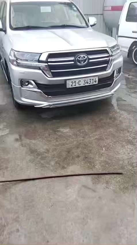 ‏‎السلام عليكم 

تويوتا لاندكروز  2020  8 سلندر 4600 لون مميز رصاصي مكفوله من الصبغ والبارد والشخط والرصعة والتبديل السيارة كلش جديدة رقم سليمانية بااسمي هزة وفحص جديد ماشية 100 حقيقي لامنزلة ولا ملعوب بيها مثل الباقيات
‏‎المواصفات
‎8 سلندر 4600
‎5 بصمات 
‎8 ايرباك
تشغيل عن بعد 
‏‎سلايد
كراسي جلد وكهرباء الراكب والسايق3
‏‎تحكم ستيرن جهتين 
‏‎دبل ماوس
‏‎انارة ترحيب
‏‎دوسات ليزرية كتابة LAND CRUISER
اشارات تحذير ابواب امامية
‏‎ثلاجة
‏‎حساس امامي+خلفي
بجم زنون 
لايت اسود 
‏‎مري شفط +قلاب 
‏‎اشارة بالمري
ويل حجم 20 
وباقي المواصفات المعروفه 

صدر امامي خلفي كير محرك كهربائيات تخم تاير كلة بشرط 
كتلوكات كاعيات والعدة كلهن موجودات 

السعر 558 وبيها مجال
***********
