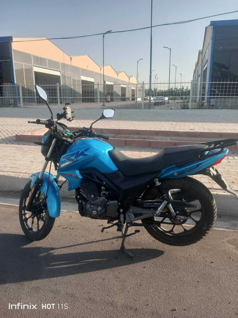 السلام عليكم ورحمة الله وبركاته 
دراجة RK KEEWAY 2024 رقم اربيل لوحتين 
مكينة 200cc الدراجة كاملة بدون نقوصات كلشي شغال بيهه مكفولة مكينة و شاصي و كهربائيات و كلشي بيهه كلش معتني بيهه و نظيفه بـشكل ماشية 15 الف ع گد طلعاتي و جامعتي ( مشتغله دليفري اقل شهرين )
سبب البيع اريد أخذ سيارة السعر خاص 
مكاني بغداد بلديات 
للتواصل *********** واتساب متواجد
