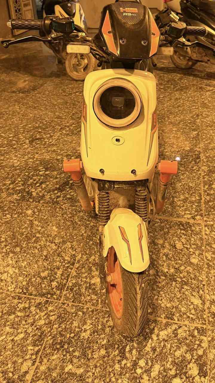 دراجة شحن
النوع r9 pro 
الشركة HIS
استخدام شهرين لا اكثر
الدراجه نضيفة مابيهه شخط 
العنوان ناصرية مركز للاستفسار 
***********
