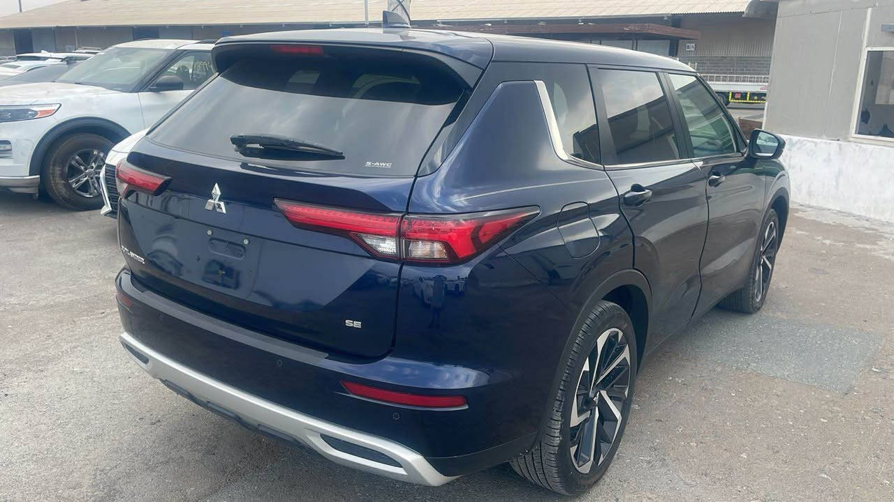 Mitsubishi outlander 2024 Se فول پانۆراما و دەبڵ اكسل پێنج كا میرە بۆیاخ بە س بۆنیت بێ ناو ٢٦ مايل  ڕۆیشتوە سەیارە كە نمونە جوانە ساردو و شوختی نیە  لۆك لۆك ڕەنگی نیلییە كی جوان
ژمارە كاتیە ٣ مانگی لە گەڵە رانية, السليمانية


**إذا كنت صاحب هذا الإعلان وتريد حذفه لأي سبب، رجاءا أرسل رسالة إلى الدعم الفني**