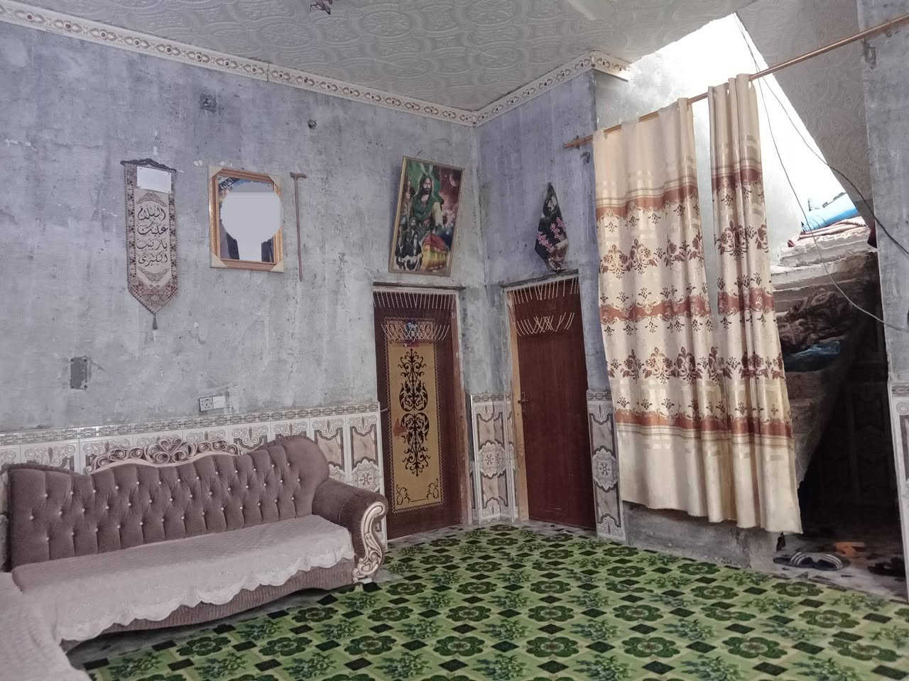 دار لبيع المساحه 135 العنوان حي عبد العباس
يتكون البيت قرفتين٢×صاله ×مطبخ ×حمامات داخليه وخارجيه 
بناء ٢٠٢١ طابوق مسلح 
*********** تصال
