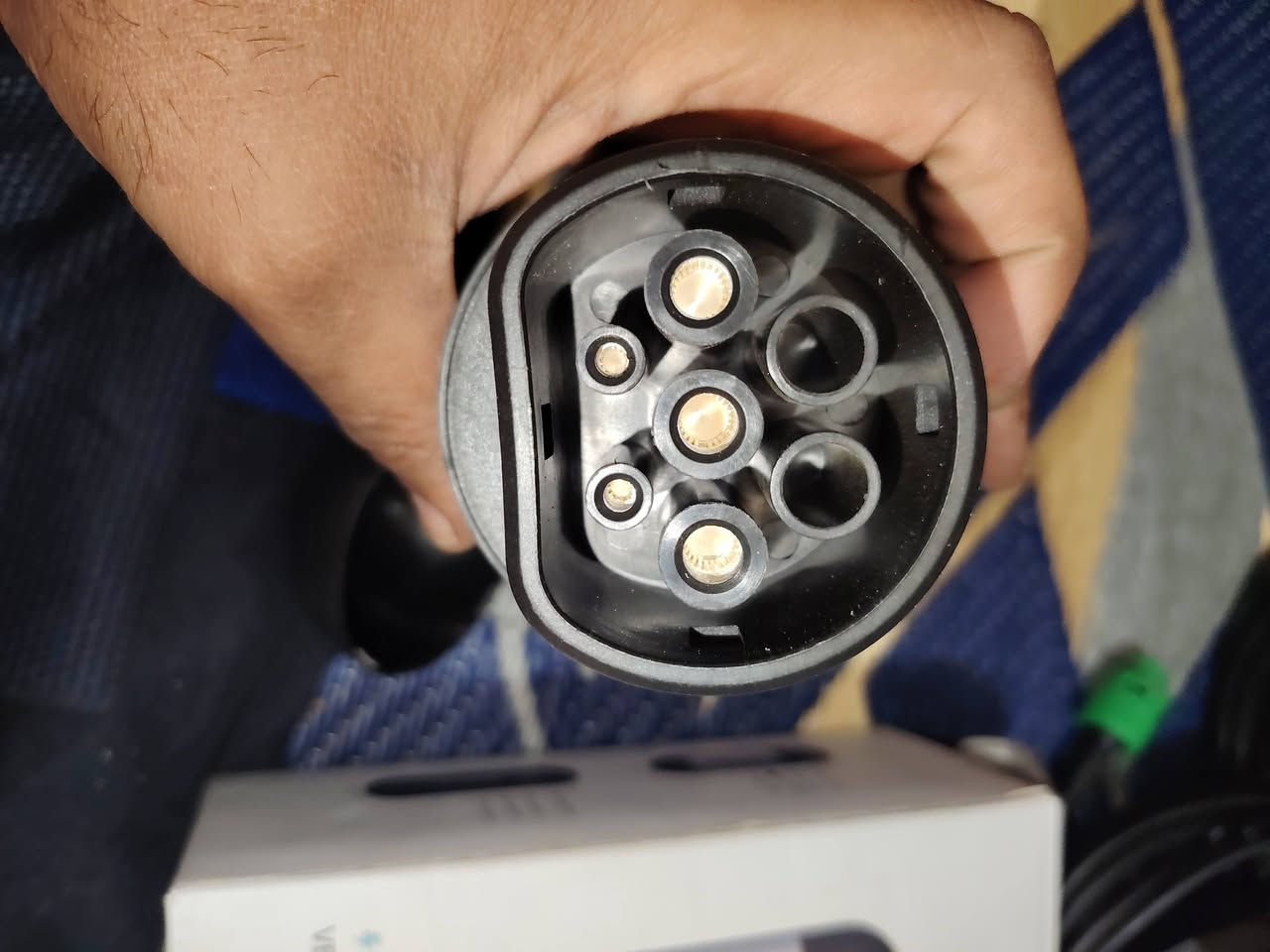 مفرغ محمول لمركبات الطاقة الجديدة بحد أقصى 3300 وات حماية من الحرارة الزائدة متينة للتخييم والنزهات والمكتب والتوصيل
*********** متواجد مازنجر واتساب
