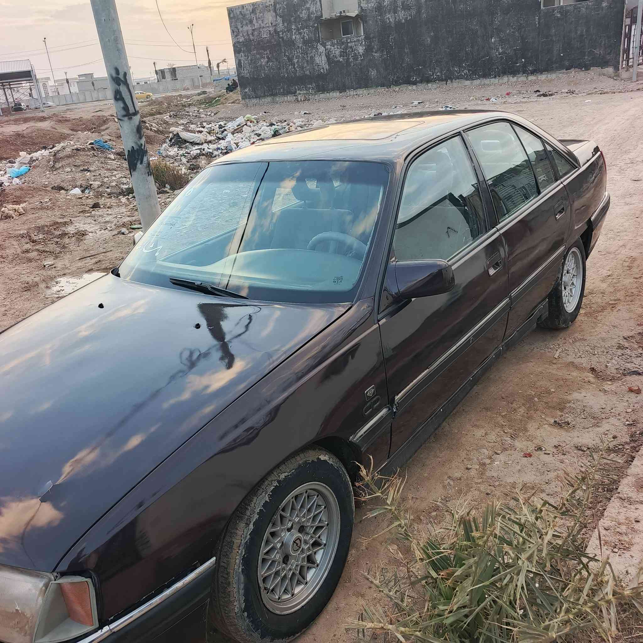 سياره اوميكا للبيع موديل92 السنويه 29 بدون ضربه  صبغ جماليه محرك 26 محرك جديد كير اوتوماتيك  رقم انكليزي السنويه باسمي تحويل أو وكاله مكاني كركوك للاستفسار الاتصال بالرقم *********** ابو همام
