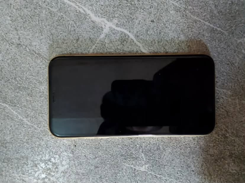 ايفون 11 عادي
وتر بروف مكفول ونضيف كلش ذاكره 128 بطاريه 72 
سعر 260


**إذا كنت صاحب هذا الإعلان وتريد حذفه لأي سبب، رجاءا أرسل رسالة إلى الدعم الفني**