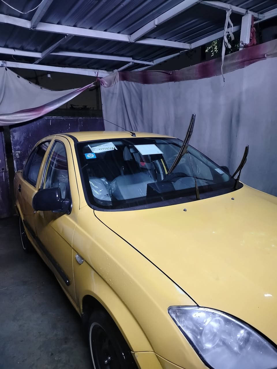 سلام عليكم عندي سياره البيع طيبه موديل 2015 رقم بغداد  سياره بسم راعيها يريد تحويل تحويل مباشر سياره جديده وحلوه  محرك حدادية  تخم تايرات  مكاني بغداد سعرها37وبيهامجال رقم الهاتف ***********
***********
