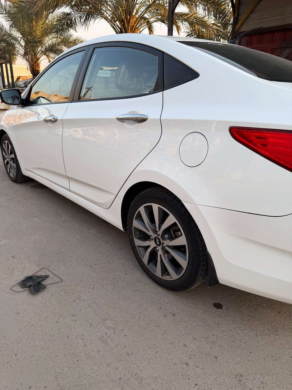 السلام عليكم 
للبيع هونداي اكسنت 2016 خليجي 
فول مواصفات 
ماشيه 90 كيلو حقيقي 
سونار مرفق 
مكانها بغداد حي القاهره 
السعر 118 ورقه وبيها مجال 
***********
