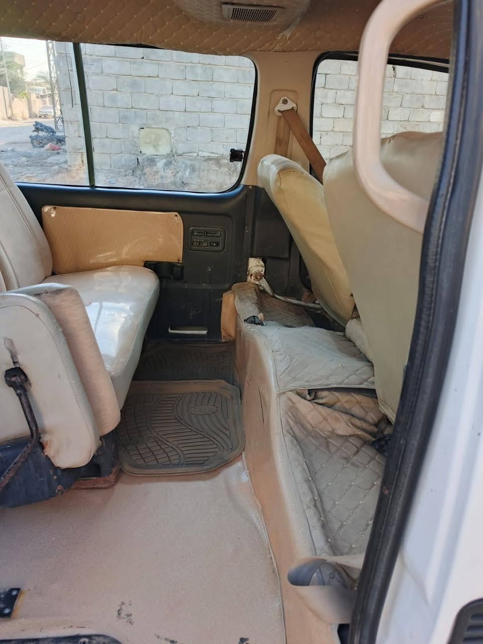 السلام عليكم...
جنبي 1H للبيع فقط ونقد  السعر 70$
رقمها واسط رقم الجديد انكليزي

السياره  بسمي تحويل ثاني يوم

مصفره هيئه وضريبه وسنويه جديده

 شاشه جديده وكامره خلفيه
 كهربائيات بلاديه كامله بدون نقص واناره داخليه بلاديه
صدر 80/%
سوبايا وباتري جديد وتخم تاير وتخم واقيات وتخم كب

محركها فور ويل بلادي لا تبخير ولا تنقيص وكير بلادي

(مصبوغه عام أثر جراد)

تعمير داير حجول جديد بيها ضرب قديمه بالصفحه الطويله بس على البارد مشتغليها وضربه بالصندوك قديمه

دوشمتها جديده حلوه داخلها حلو وكشرها حلو

ملاحظه.. (السياره استخدام شخصي دائما متروكه فقط مامتعوبه)

العنوان. بغداد.. الحسينيه.. مقابل الراشديه
كلشي مكتوب 🙄 للاتصال ***********

رجاء الموشرري لايتعبني وشرط التحويل اريد ابيع ويجي ويشوف ويدلل
