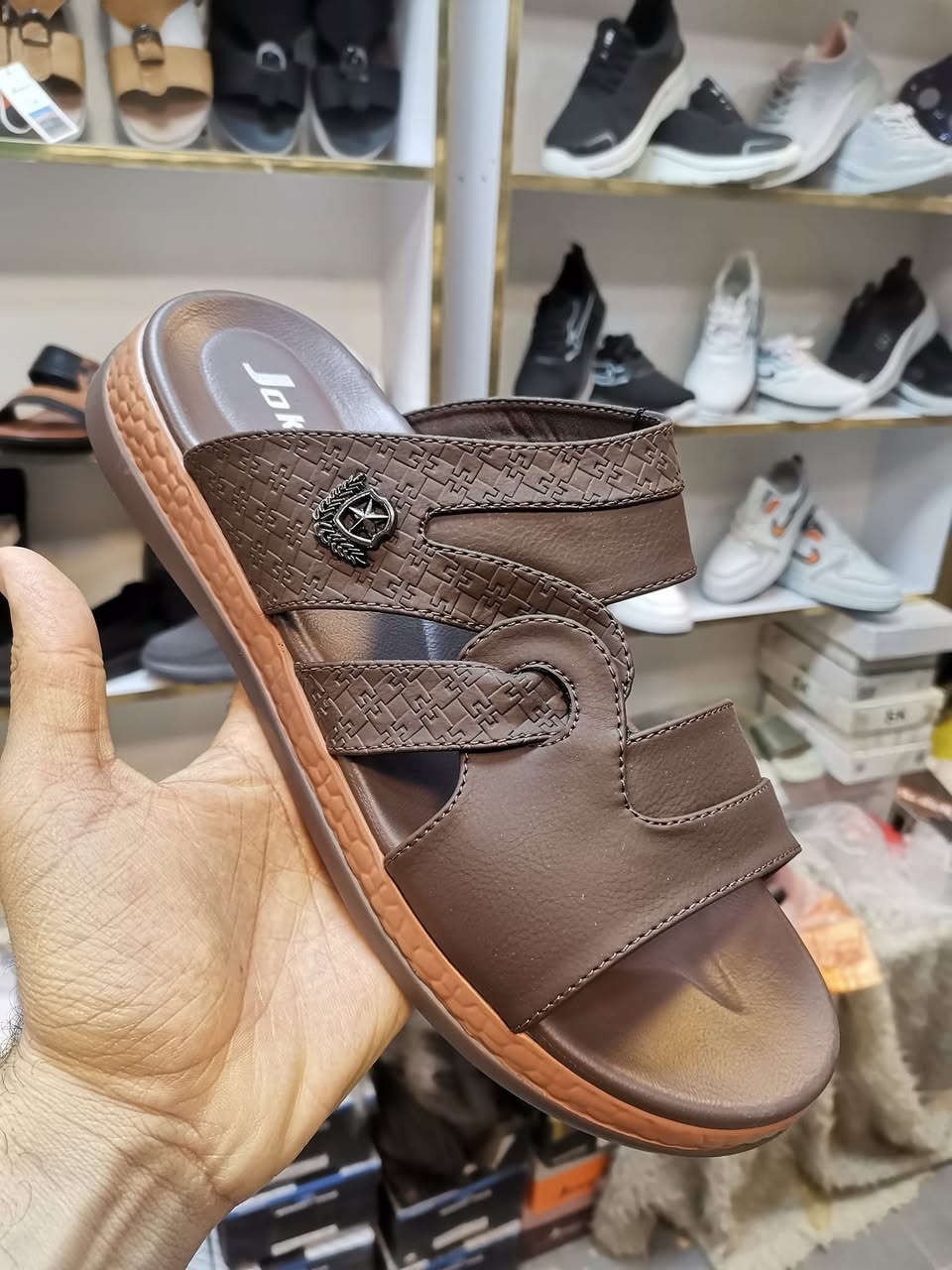 موسم العيد ويانه لطيف ومميز شحاطه طبي جلد قياسات
41 42 43 44 45 46 والأسعار مناسبه جدا واتساب للحجز ***********او
