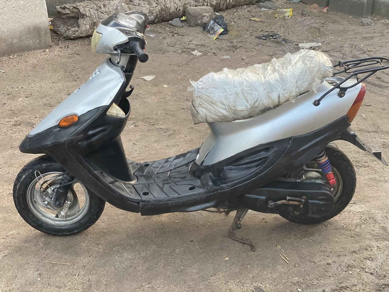 السلام عليكم 
دراجه ياماها 9 للبيع دراجه جيده وكلشي شغال بيها العنوان شط العرب الجزيره 
السعر قفل  250$
رقم الهاتف/ ***********
