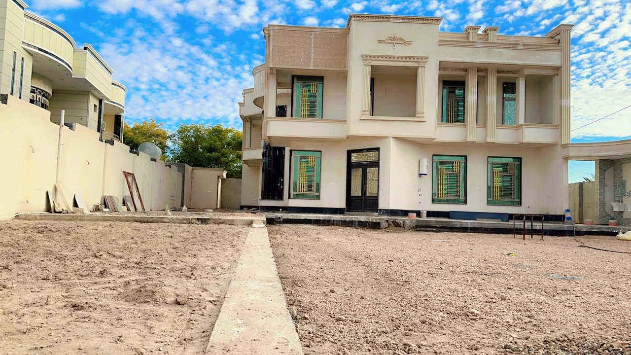 بسم الله الرحمن الرحيم 

#فيلا_للبيع

في محافظة الانبار ( قضاء الحبانية -ناحيه الحبانيه )
بناء حديث 2025  

شغل درجه أولى بناء  طابوق احمر أشور مفحوص مختبر 
البيت كله اربع جهات لبخ +طلس ماده كلكيم الأصلي + فوم تركي 
إطار الشبابيك مرمر إيطالي 
شبابيك المنيوم سلايد تركي دبل جام سكيورتي + حمايه خارجيه 
الارضيه بورسلين شركه ايتاكا  + الدرج مرمر 

الطابق الأرضي جبس بورك ملكي 
السطح الأول والثاني ماده سعودي گول روف  ثلاث طبقات بضمان 10 سنوات 
الماء نضام بوستر اوتماتيك مواد الماء والمجاري مصري الأمل الشريف درجه أولى 
نظام كامرات خارجي 
نظام غاز خارجي 
البيت جاهز للسكن 

المساحة : 1000 م
الواجهة : 24  م
النزال : 41 م
الشارع : 8  م  خاص بلبيت 

طابقين 
مكون الطابق الأرضي من
استقبال 
كندور 
هول 
صاله كبيره
غرفتين نوم كبار 
مجمع صحيات حمام + تواليت شرقي وغربي 
مطبخ 

والطابق الأول 
ثلاث غرف نوم كبار 
واحده سويت 
صاله كبيره 
مجمع صحيات حمام + تواليت شرقي وغربي

مجمع صحيات خارجيه رجاليه حمام +(تواليت شرقي وغربي )+ تواليت نسائيه 
وكراج كبير جدا
وحديقة كبيره جدا
مكان مطبخ خارجي 
مكان حديقه عائليه 
مساحه تشجير جانبيه 
مكان جلسه خارجيه رجاليه 

للاستفسار : خاص 

للاتصال : ***********. يوجد واتساب نفس الرقم
