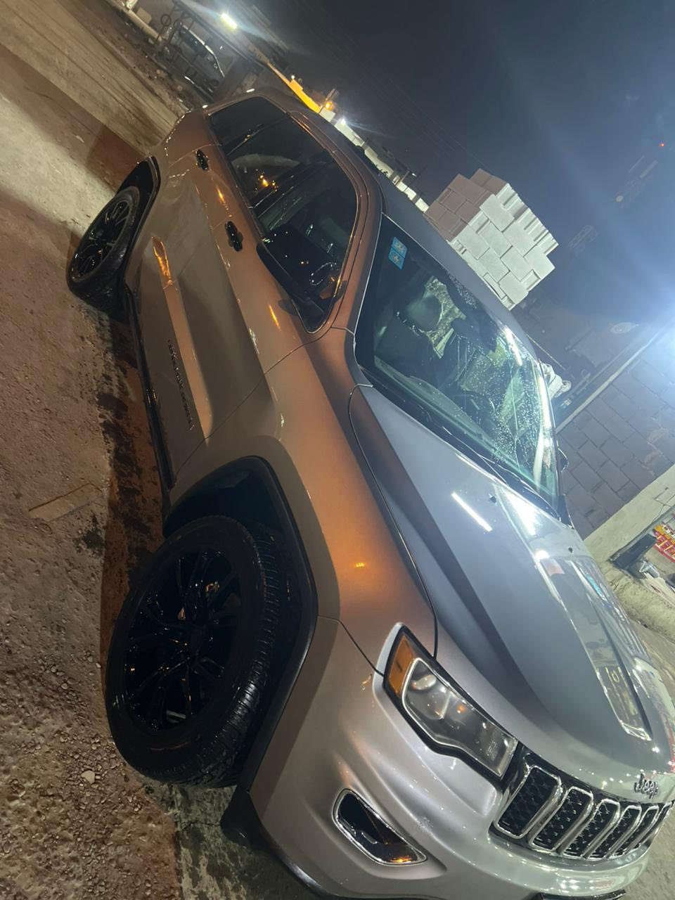 جيب كراند شيروكي 2018 وارد امريكي تقرير غرق مياه امطار فقط تعمل وتسير ب امريكا وهنا بلعراق بيها مكانين بارد السياره جاهزه من كلشي برغي مامفتوح بيها بسمي رقم انكليزي شرط التحويل صور التقرير موجودات وي الصور
السعر 208  
للاستفسار 
***********
