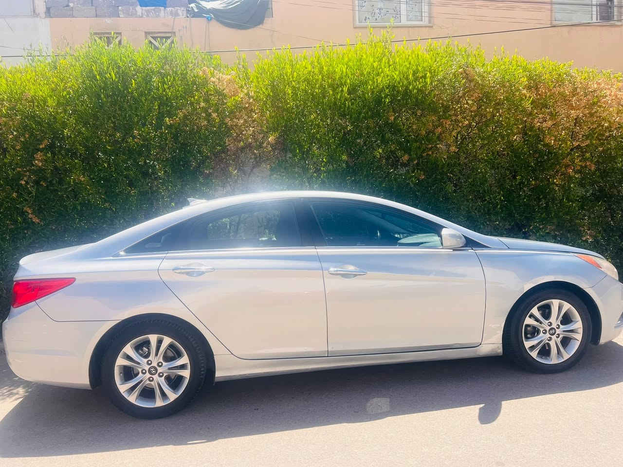 سوناته موديل 13 بيها 4 ونص دواخل قليله بدوسه مالت الباب فقط محرك كير تبريد كله شرط سعر 95ورقه وترهم مقدمه  والباقي اقساط حسب السعر وحسب الاتفاق  مكان سياره اربيل زانكو ***********

