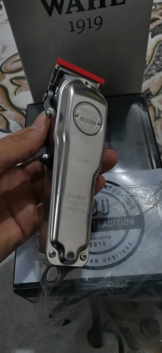 السلام عليكم للبيع مكينه حلاقه واهل ام مئه 100 عام USA سعر ٧٠ الف وبيها مجال حك الجيه. مكاني (حله مركز المدينه )
. نقص النمر والشاحنه مابيها الله شاهد بعدهي جديده استخدام بيتي مامتعوبه وهاي كدامك الصور والمقطع دخل شوف بعينك .لا يوجد توصيل ؟


**إذا كنت صاحب هذا الإعلان وتريد حذفه لأي سبب، رجاءا أرسل رسالة إلى الدعم الفني**