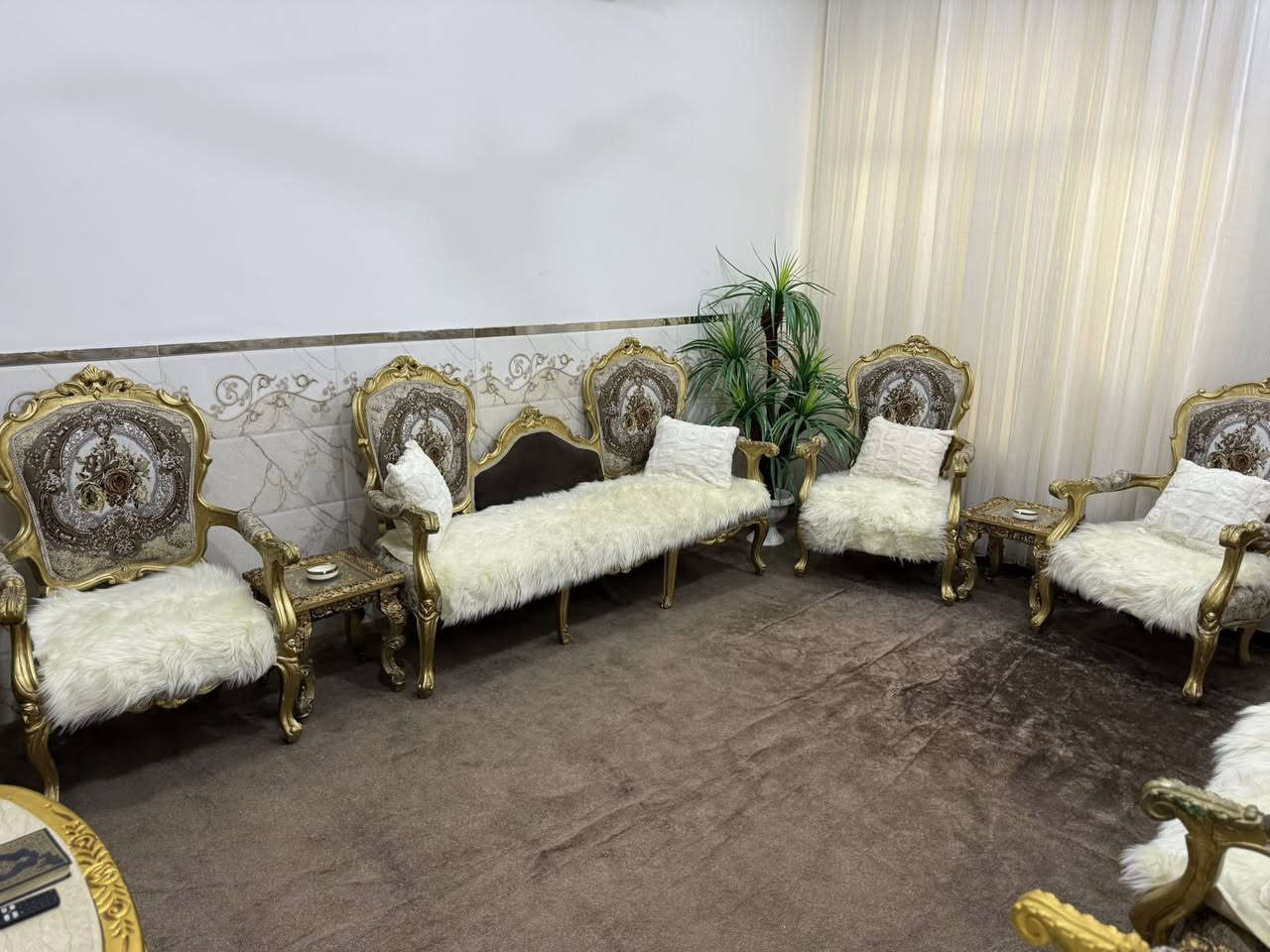 السلام عليكم تخم زان مصري اكلاسك مع سيت طبلات زان مصري مرمر طبيعي مع طبلات تقديم ٤ وطبله وسطيه مع طبلات ديكور ٢ 
مستعجل لان اريد اشيل مليون وبي مجال 
بغداد البلديات
***********
