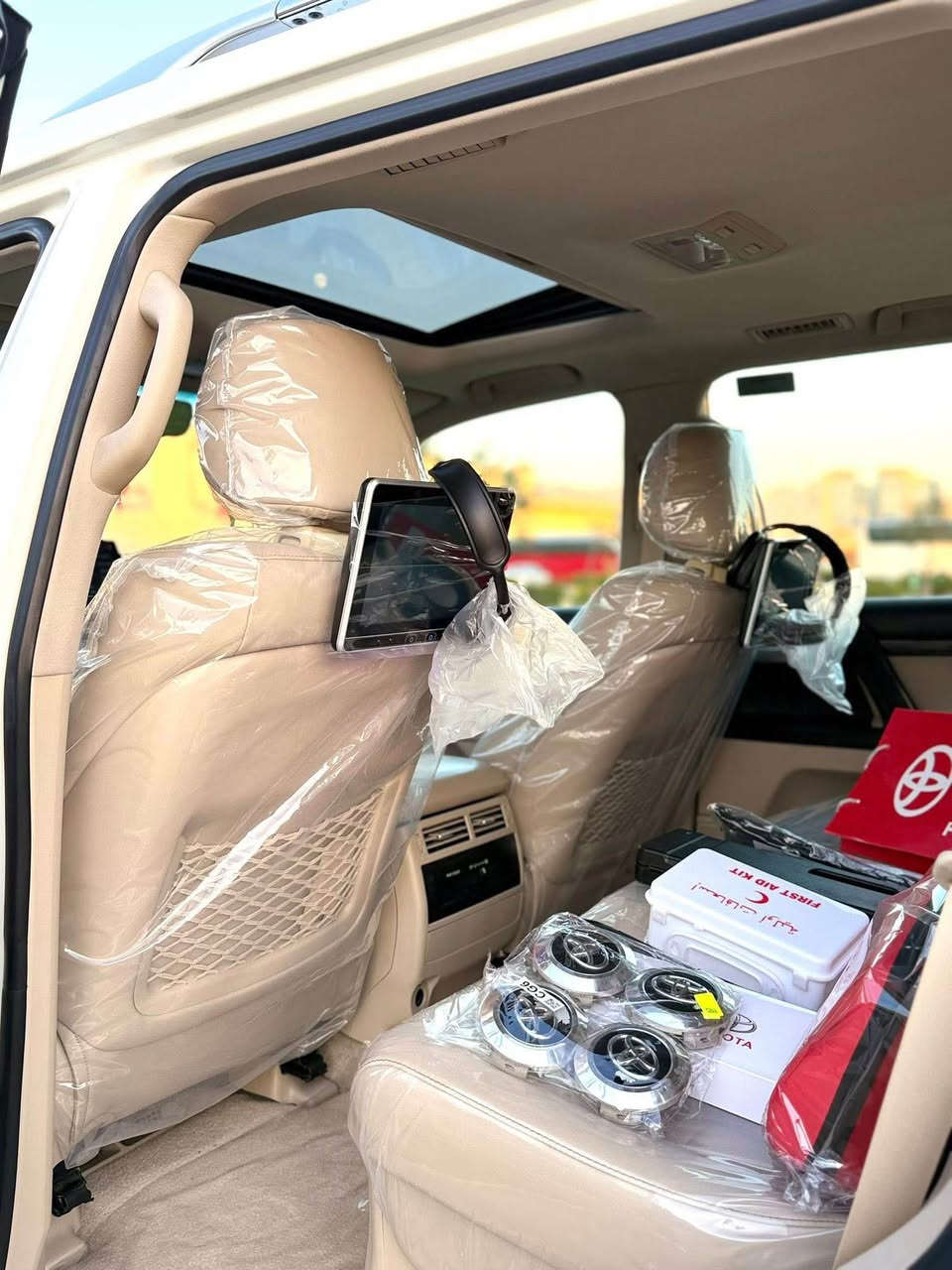 ‏ Land cruiser 2021 GXR SAS 

‏‎لاندکروزەر جکسارە 2021 شریکە ساس ✅ 

‏‎محرک 6 سلندر 
ماشی 44,000 الف حقیقی بشرت📦

‎‏‎ مكفولة كفالة عامة من الدعامية إلى الدعامية

‎‏‎ بدون صبخ .بدون بارد  ،بدون رصعات ،بدون حتى شخط

‎‏‎دعاميات هم بدون صبغ ،رمل مابي ،لحية بدون 
‎صبخ ..بقية كلها بشرط
————————————————————-🔷
‎‏فول فول مواصفات

‎‏‎شاشة كبير لمس كاميرا حاسة رادارات

‎‏‎كاميرات سلاید فتحة سقف 

‎‏‎كشن جلد كشن كاراباي شحن موبایل  8 اريباك تبريد مركزية

‎‏‎بصمة تشغيل عن بعد باب جاك سلاجة ليد زينون 

‎‏‎تحكمات ستيرن دبل فوليوم فورويل هوك

‎‏‎سيـارة عل نظافتها احسبها صفر زيرو، 📦✅

‎تخم تاير دنلوب الاصلي  

‎‏‎ محرك كير بشرط مامفتوح

‎‏‎سيارة حيل نظيفة كلشي عل بلاد لوك
————————————————————-🔷
‎‏‎سنوية زنكة كلشي جديد

‎‏‎باسمي السنوية بشرط تحويل و خرامة 

‎‏‎سيارة مابيـها دينار مصرف كامل من كل نواحي

‎‏‎نفسي يوم /تحويل و وكالة حاظر 

‎‏‎📍مکان /داخل سليماني

سعر 588$ ورقە قفل بدون معاملە رجاء 🔒🔒 

رقم تلیفون: *********** السليمانية, العراق
