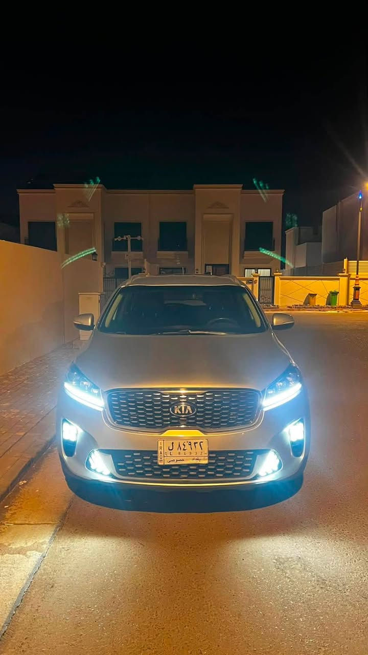 ‎ كيا سورينتو LX موديل 2020
‎📍وارد أمريكي
‎📍 كربلاء

‎المواصفات:

‎ • موديل 2020
‎ • محرك 2.4L GDI 
‎ • قير أوتوماتيك 6 سرعات
‎ • دفع أمامي (FWD)
‎ • 7 راكب
‎ • عداد: 125,114 مايل
‎ • لون فضي
‎ • داخلية سوداء قماش وكالة
‎ • شاشة لمس وكالة
 • Apple CarPlay
 • Android Auto
‎ • كاميرا خلفية
‎ • مثبت سرعة
‎ • بلوتوث
 • USB / AUX
‎ • تحكم بالستيرن (صوت – اتصال – مثبت سرعة)
‎ • مكيف أمامي وخلفي       
‎ • حساسات ضغط الإطارات (TPMS)
‎ • إضاءة LED نهارية
‎ • رادار النقطة العمياء بالمرايا الجانبية (Blind Spot Monitoring)
‎ • حساسات خلفية 
‎ • اربع وضعيات قيادة (ECO,COMFORT,SPORT,SMART)
السعر 183$ ورقة وبيها مجال بسيط 
للاستفسار ***********
