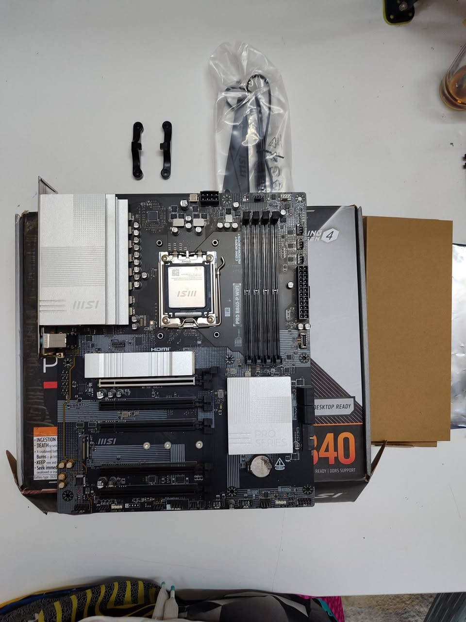 للبيع توصيل موجود
RTX 3060 ASUS 12G
350 الف 

Case White +2Fans
35 الف 

Monitor MSI 180HZ IPS 1MS 
160 شامل توصيل

Msi PRO B840-PLUS WIFI DDR5 AMD 
200 الف

Asus ROG THOR 1200Wat Pltnuim Pci5
500 الف 

Cooler DeepCool 
20 الف 

Case CX300
100 الف 

Asus Prime B760-WIFI DDR4
175 الف 

للتواصل
***********
