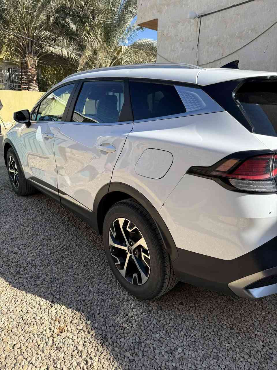 كيا سبورتج  لارج موديل 2023 
فول مواصفات 4X 
كشن جلد 
كاميرا 
تبريد قطعتين 
كشنات امامي وستيرن تدفئة 
ردار امامي توقف ذاتي  
اوتو هولد 
نقطة عمياء 
سايد بريكً كهربائي 
رادار خلفي 
تشغيل عن بعد 
فور ويل 
شاحن وايرلس 
منافذ شحن بالكشنات
دبل بصمة
اشاير بالمري 
محرك ٢٥٠٠ 
بعد بيه هواي مواصفات 
رقم كربلاء باسمي تحويل مباشر 
حدادية  محرك بحالة الوكالة 
ماشية ٤٨ الف كيلو متر 
وارد امريكي حادثها الجاملغ الايمن مبدل بلادي 
بالعراق رجعت  على العامود قبغ الجنطة مبدل بلادي 
بدون ايرباك بدون شواصي 
***********
***********
مكان السيارةً كربلاء
