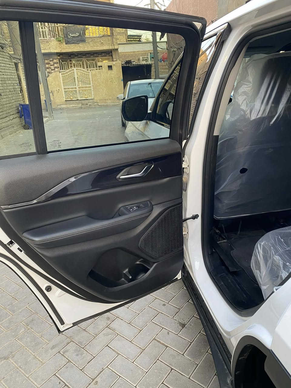 السلام عليكم للبيع جيب امريكي 5 راكب موديل 2023  تواصل خاص ***********
