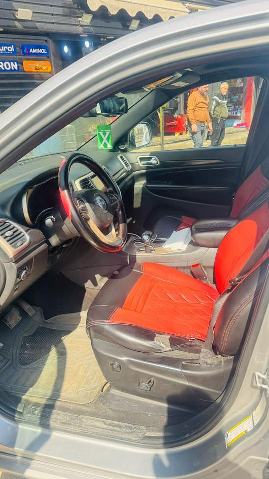 ...""السلام عليكم...""
♠︎♥︎جيب كراند شيروكي★★وارد امريكي
موديل▪︎▪︎《 2014》▪︎▪︎
ماشية //179الف ميل// حقيقي
■لون سلفر رصاصي فاتح■■
{{رقم بغداد بأسمي}}
 التحويل ...^^^ثاني يوم
سيارة فور...ويل4×4**
بصمة تشغيل وتشغيل عن بعدوكامره خلفيه  نظام srtوسرعتها 300**
مكينة 6سلندر 3600**
داخل السيارة  جلد 
سستم صوت عدد10 سمعات دمام ؛؛::"'
♤♠︎♣︎ملاحضة■●□
مكينة وكير وحدادية كلش زينه وتبريد  وتخم تاير جديد  وعليه أدامة كاملة يعني سيرفس 
من منضومة وقود وبلكات ونوزلات يعني سيارة جاهزة ما تصرف عليه///،؛::"
حادث السيارة خشم الجاملغات الامامية والبنيد والدعاميه الاماميه تبديل ....
مكاني بغداد حي اور
السع162 وبيه مجال قليل حك الجية
للتواصل ***********
