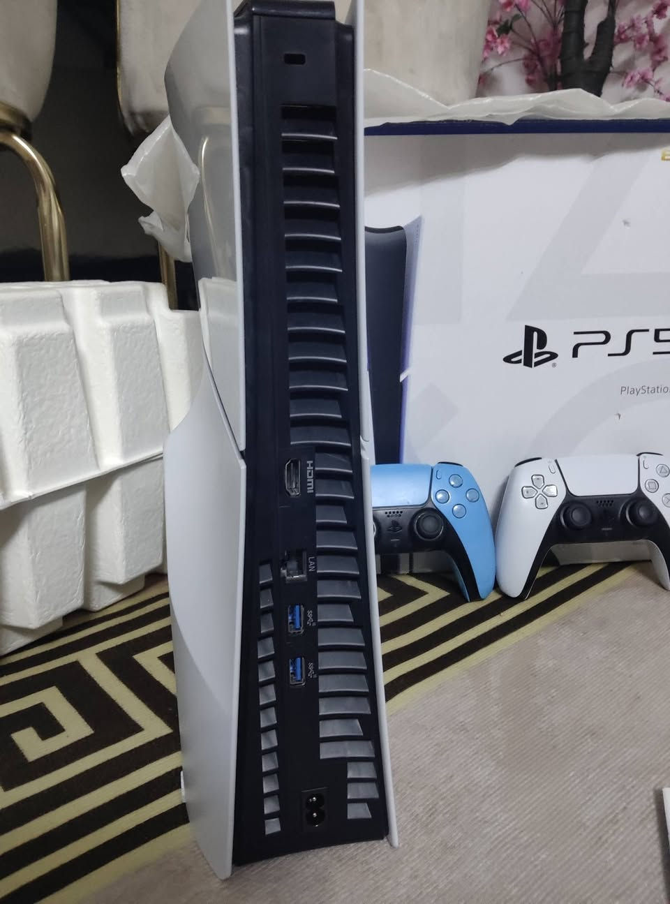 بلي 5 سلم كامل كل اغراضه مع يده اصليه و 5 اقراص 
السعر 780 وبيه مجال


**إذا كنت صاحب هذا الإعلان وتريد حذفه لأي سبب، رجاءا أرسل رسالة إلى الدعم الفني**