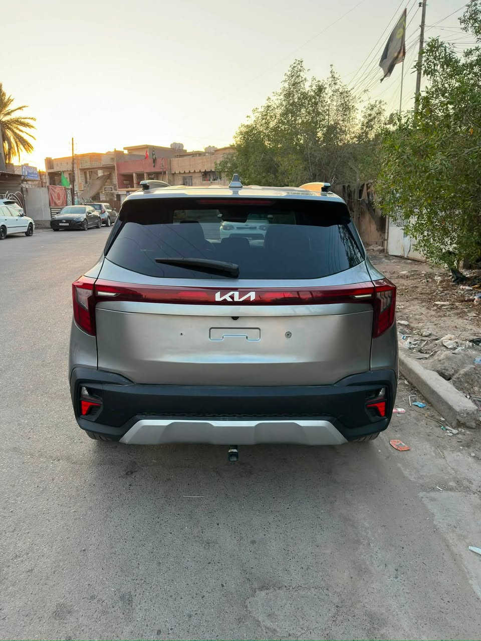كيا سيليتوز موديل 2024
عداد المسافه 24 الف بعدهه بوضع الشركه 
وارد امريكي حادثهه باب الصندوك فقط مبدل 
محرك 2000 المرغوب 
المواصفات
بصمه تشغيل وبصمه ابواب 
تشغيل عن بعد 
فور ويل 
قياده ذاتيه
تحديد مسار 
تحكم ستيرن 
مثبت سرعه
رادار امامي
تنبيه خروج عن الطريق
تحكم قياده ثلاث وضعيات
يكو + سمارت + سبورت
مانع تزحلق
مانع منحدرات
دشبول دجتال متصل مع الشاشه
ابل كار بلي + اندرويد
نظام ملاحه
بلوتوث
مدخل شحن امامي خلفي
ويل كب 
تدفئه كشنات
تبريد تدفئه قطعتين
السعر 140 وبيهه مجال
مكان سياره بغداد معلومات اكثر الاتصال على الرقم ‭***********
