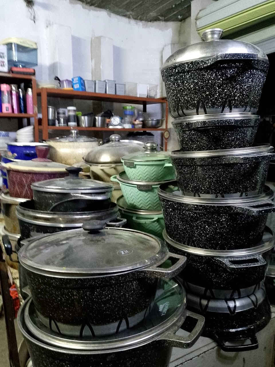 السلام عليكم
ستفتح هذه الباله غدا الثلاثاء في الساعة العاشره صباحآ أن شاء الله في حي سومر  فرع عماره الحمداني فرع فلس ونص القديم بعد صيدليه التنسيم بدايت الفرع تقريبا قرب الوكيل أبو ياسر الفرع مقابيل مجمع ماريا....
مع توفر جميع أدوات جدر الظغط وأدوات الخلاطات وادوات المكانس الكهربائيه..
ملاحظه ملاحظه ملاحظه..
البيع والمعامله عن طريق المحل فقط.. 
اعتذر عن الحجز لعدم مصداقيه البعض..
للإستفسار..
***********
***********
