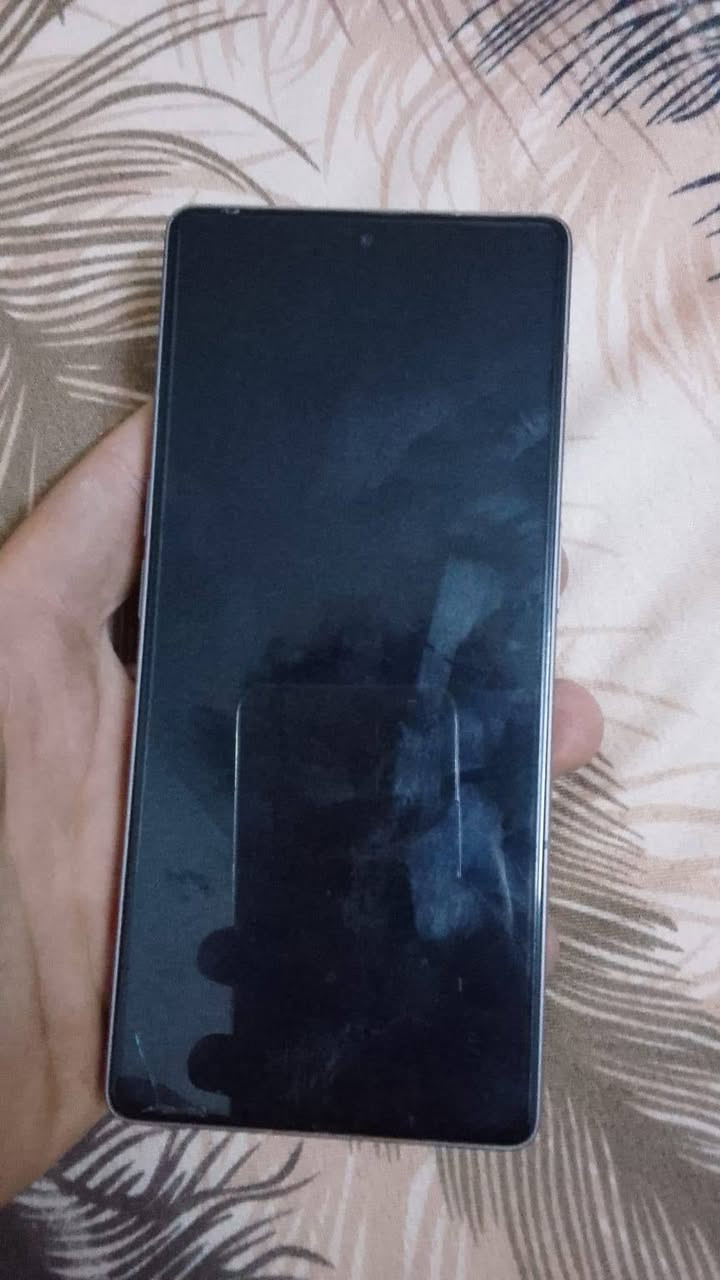 سلام عليكم انفنكس نوت 50 برو بلاس 5G جهاز نضيف بمعنى الكلمه كلشي موجود كارتونه و شاحنه و سماعات التلفون رايده ب 420 الف و بي مجال بسيط 
واتساب لتواصل ***********

