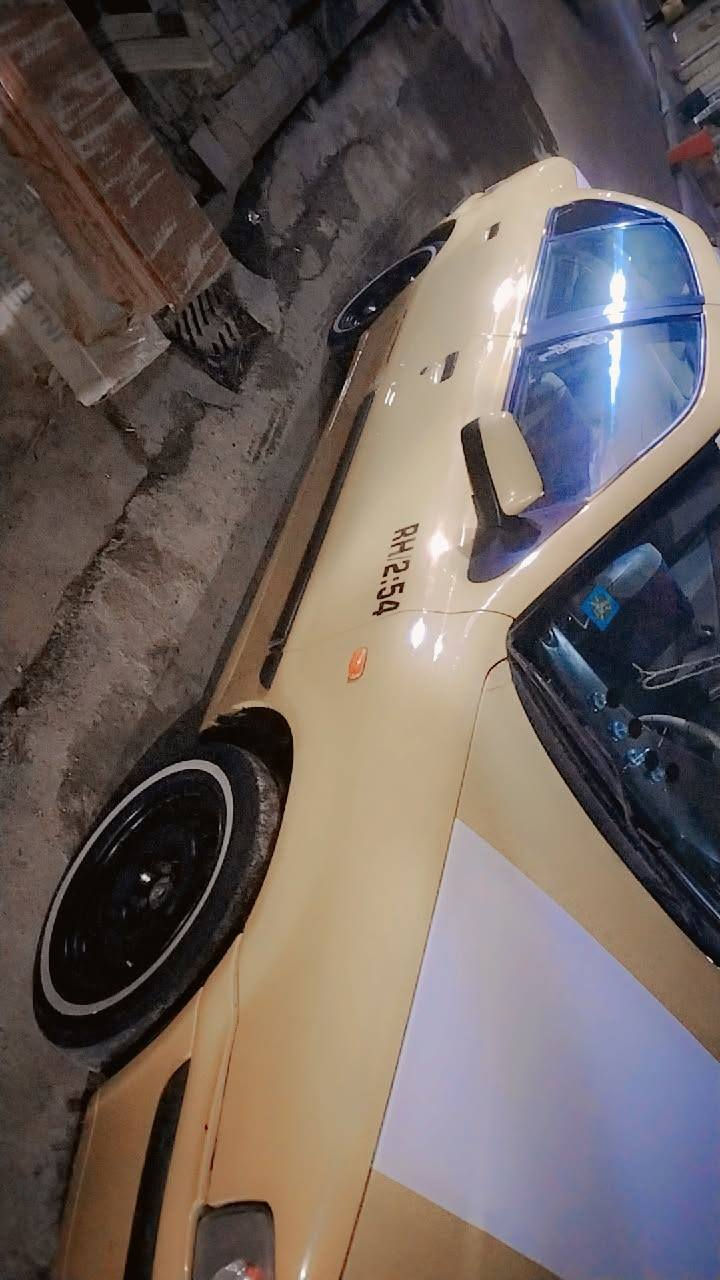 السلام عليكم 
سمند موديل ٢٠١١
خط وغرامات مصفره بسمي 
سياره عوزه بس صدر 
رقم واسط تحويل ثاني يوم 
***********
مكان واسط
