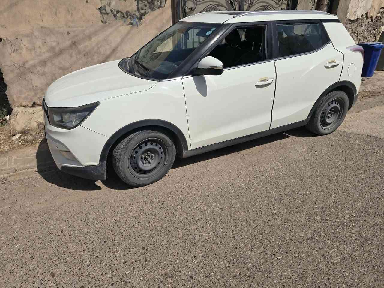 سانج يونج تيفولي
(كوري مو صيني)
موديل ٢٠١٦
ssangyong tivoli 2016

مكينة ١٦ تنفس طبيعي
كير عادي
فول مواصفات عدا البصمة
ويل ١٦
سقف سلايد
مرايات كهربائية
هيل ستوب
كشنات هيتر سائق وسكند
كشن السائق تبريد
تشغيل عن بعد
كشن كهربائي طرف السائق
حساسات امامي وخلفي
كامرة خلفية
 شاشة لمس
تعديل بارد شبرين جامرلغ السكن
رصعة بسيطه طرف السكن
المكينة بيها صرف بسيط جدا بالدهن
سنوية وبطاقة بنزين باسمي
سنوية ما منتهي
مكان السيارة كركوك
للاستفسار واتساب ***********
