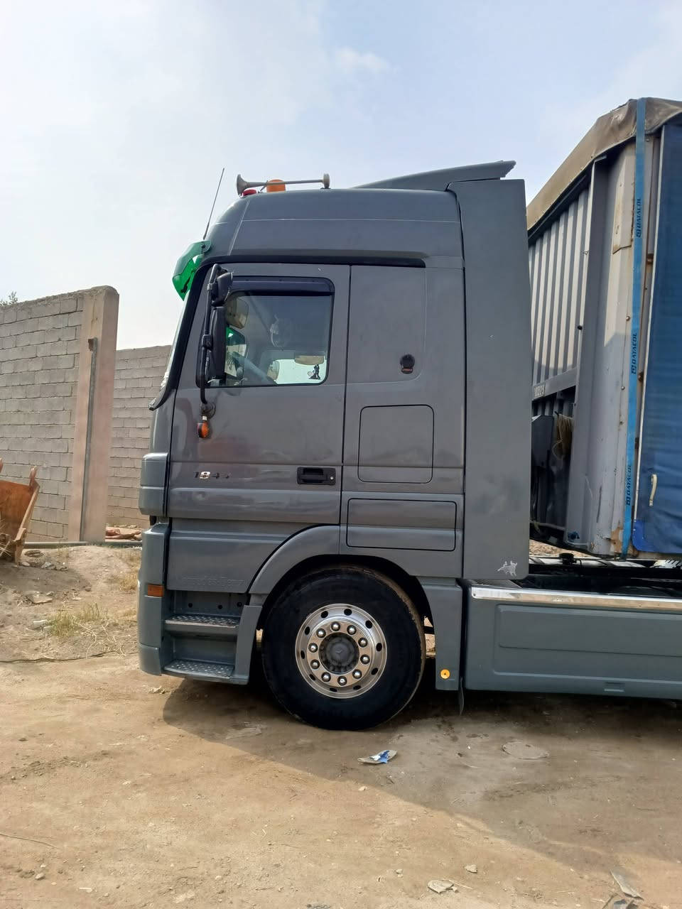 (*********** موديل 2004رقم اربيل  بسمي سيارة  الكلمة تخم تايرات  مكان ميسان
سنويه منتهيه 
سعر 330
