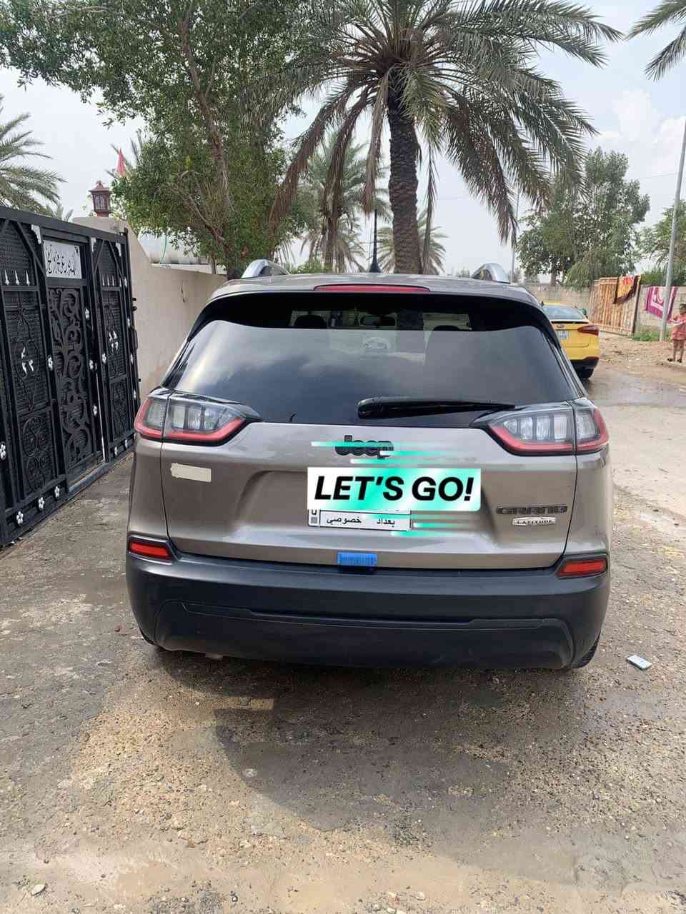 السلام عليكم.. جيب شيروكي بزون موديل ٢٠١٩محرك ٤سلندر حجم المحرك ٢٤٠٠ حادثها جاملغ٢ وبنيد تبديل مو تصليح تجديد السنوية ٤/١ سيارة جاهزة واقتصادية  بيها حاليا فقط درايم شفت جهة اليسرى يطلع صوت السعر ١٣٠وبيها مجال بسيط وترهم مراوس حسب القناعة عنواني بغداد جسر ديالى الجديد الكرغولية هاتف  *********** ما اجاوب على التعليقات هذا رقمي بي واتساب واي استفسار اجاوب على الخاص
