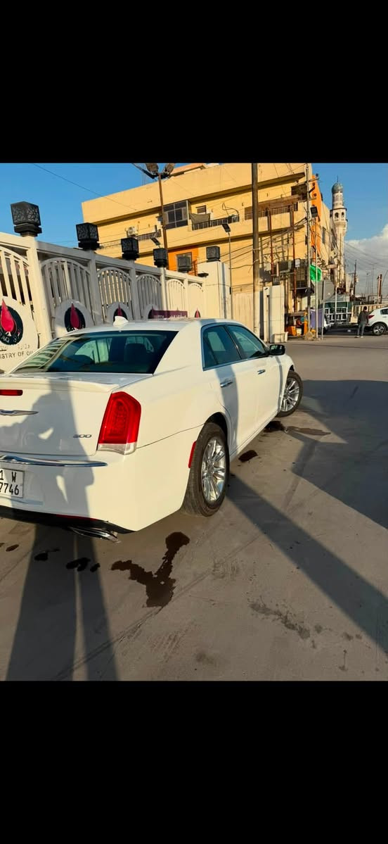 اوباما ٢٠٢٠ للبيع
بسم الله الرحمن الرحيم 
كرايسلر اوباما للبيع مديل ٢٠٢٠ اصل 
رقم بغداد باسمي تحويل ثاني يوم 
السياره فول مواصفات كشن جلد حار بارد 
كشنات الخلفيه تدفئه 
سقف بنرامي  
وبعد هواي مواصفات معروفه هيه مواصفاتها الباقيه 
كير مكينه بلاديات شواصي كفاله 
السياره مكفوله من القانونيات والعيب الشرعي والكلبه والتجيه والجفيه وغيرها من هل امور 
صار بيها صبغ صفحه 
للتواصل 
***********
بغداد البلديات شارع الكنيسه
