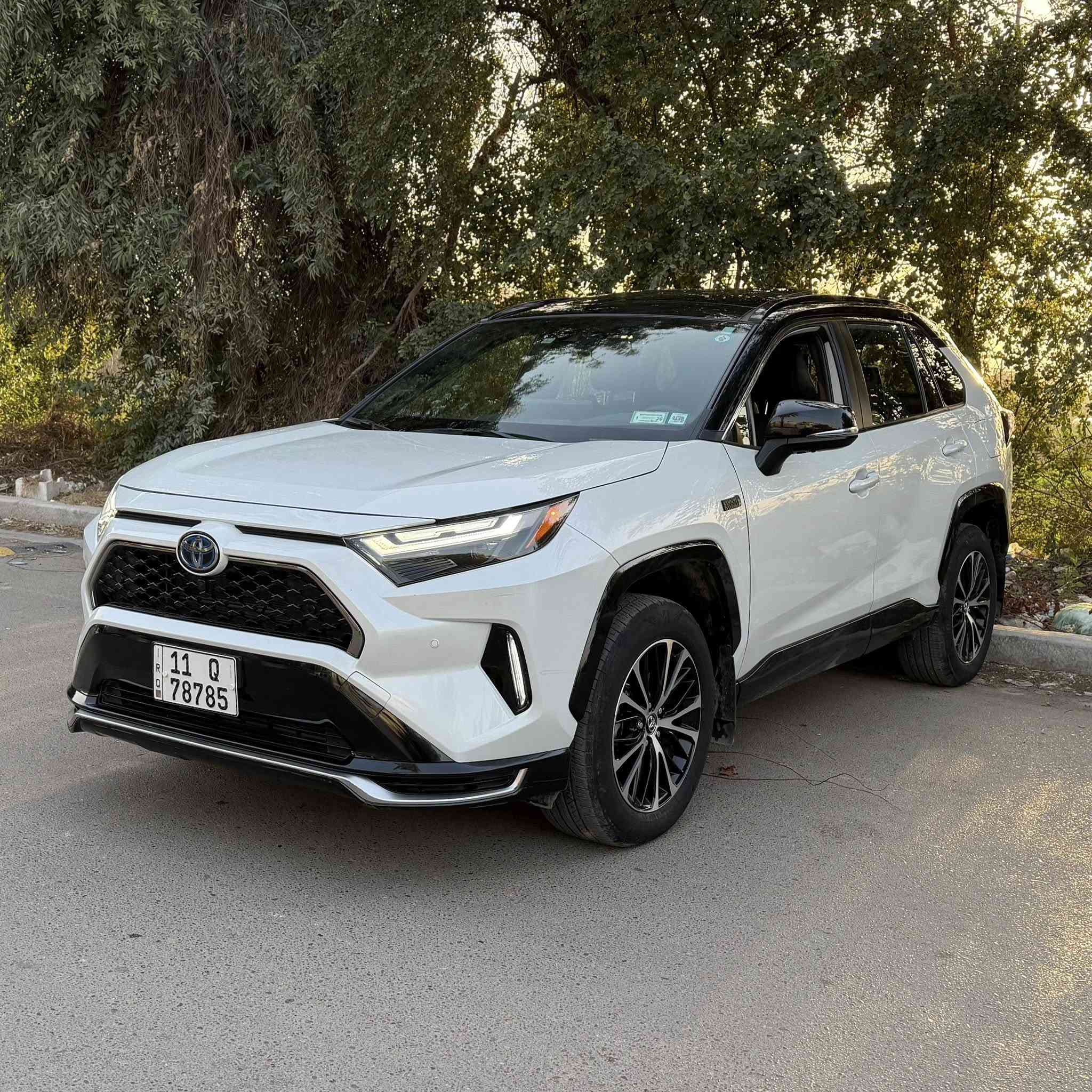 تويوتا RAV4 XSE Prime Plug-in Hybrid
أعلى فئة بكل الراف فور
بلك ان تمشي على الشحن 75 كيلو بدون بانزين

الموديل : 2024
العداد : 18.000 ميل فقط

حادث السيارة:- جانبي سطحي بدون دواخل او ايرباك،
صور الحادث مرفقة

المواصفات :
مكينة 2500 بلك ان هايبرد
أربع كامرات ( ٣٦٠ درجة )
أربع رادارات ( امامي - جانبي - خلفي )
حساسات إمامي خلفي
بانوراما
سستم صوت JBL
هيد اب دسبلي ( داتا شو )
مقاعد امامية تدفئة وتبريد + دبل كهرباء +
 خزن ميموري
مقاعد خلفية تدفئة
ستيرن تدفئة
تشغيل عن بعد
جنطة خلفية كهرباء 
هاند بريك بصمة
اوتو هولد
جميع الابواب بصمة دخول بدون مفتاح
شحن وايرلس

السعر 34.500$
موقع السيارة بغداد الاعظمية
***********
