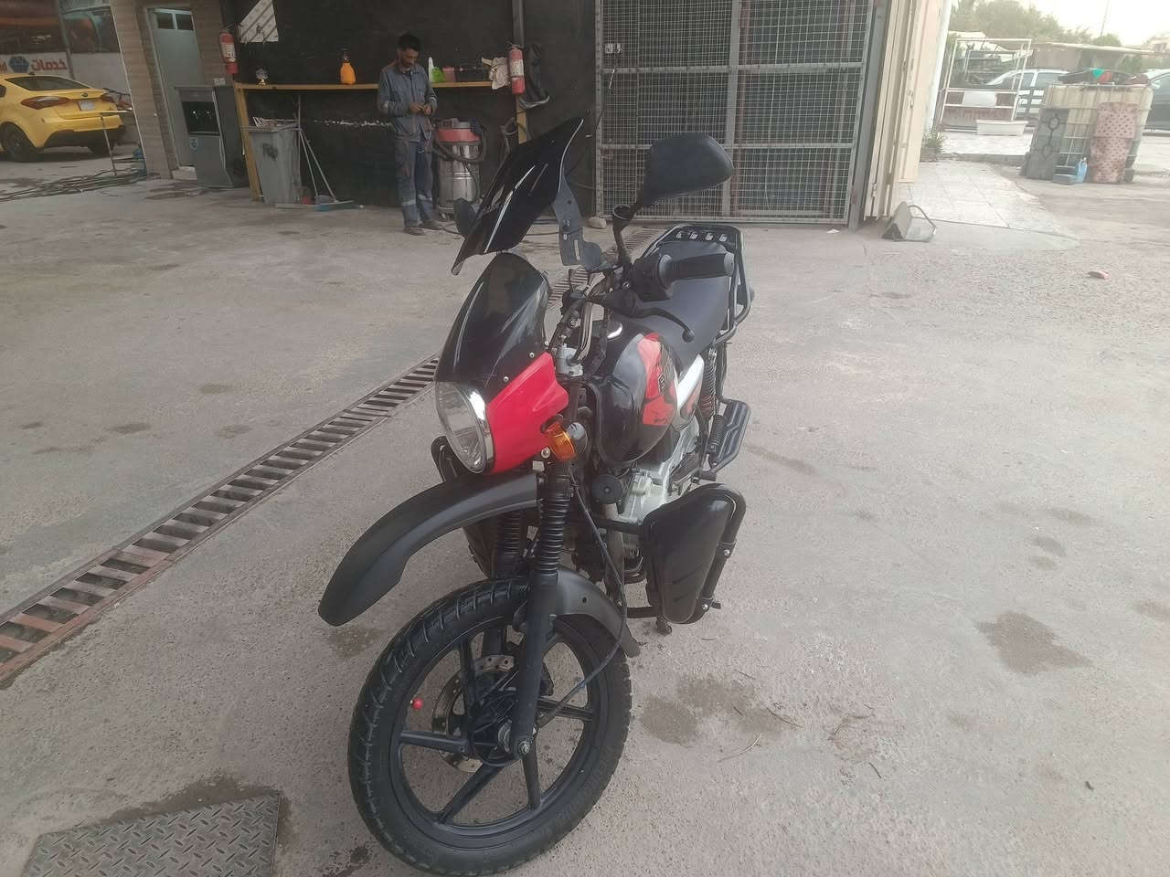 السلام عليكم بوكسر 2023مرقم بغداد بسمي دراجه جاهزه مجهزه ما ناقصهه برغي مكاني بغداد الكرخ السعر مليونين و2500اتصل ***********
