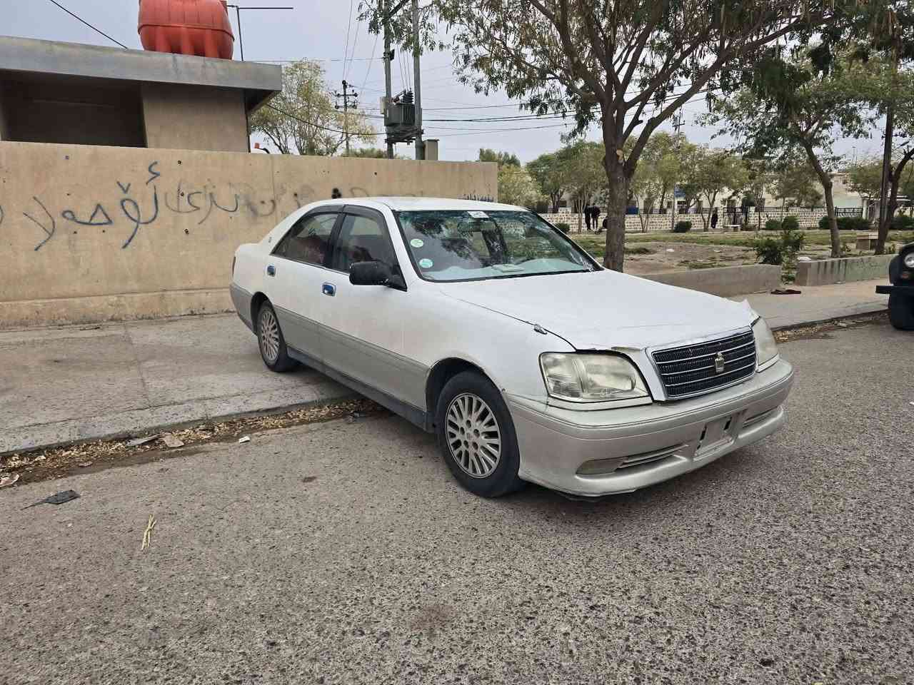 مەلیکە ٢٠٠١ بڕاوە
دیفۆر،١٧٥
دوو دووگمە 
کوشن کارەبا
ئاوێنە کارەباو ئیتەر
بێ زەڕبەو لێدران
شانسی بەشەرت
سەقفی بەشەرت
بێ تەقەو ڕەقە تۆپ  چۆنە ئاوایە 
دەرو ناوی شوشە
٣٦ مەجالێ کەم
لەکەلارم
***********
