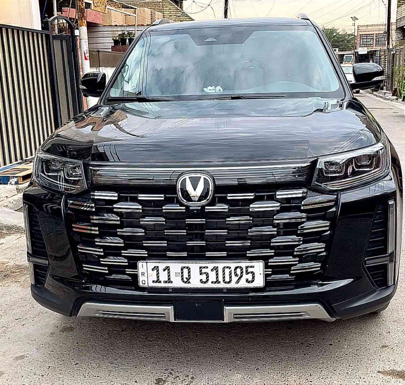 ✨✨
سلام عليكم
✨✨شانجان CS95 2025  ✨✨
‏🔥 Changan CS95 2025 🔥
 مرقم بغداد  الانكليزي الجديد مشروع وطني 
حجم المحرك 2.0L Turbo
 مرتبط بناقل حركة أوتو 8 نمر
يبلغ عزم الدوران 390 نيوتن / متر 
🐎 بقوة 233 حصان 🐎🐎
 مفتاح التشغيل بصمة 
 تشغيل عن بعد 
 بانوراما 
 فتح الصندوق كهرباء 
 دفع رباعي AWD 
 اريل نفكيتر 
حساسات خلفية 
لايت زينون + LED 
 بك لايت LED 
دخول بصمة ذكي 
 حجم الاطار 255/50R20
ويل كب 20
 4 دسك
حساسات ضغط الاطارات 
 اشارة في المرايا الجانبية 
 المرايا قابلة للطي كهرباء 
ماسحة خلفية 
عدد AIR BAG 6
 هاند بريك كهرباء 
 ا ABS 
 دشبول شاشة ديجيتال 
شاشة Apple Car play 
 كاميرا دوارة 
4 كاميرات 360°
الانارة الداخلية LED 
 مقود جلد حياكة  
 مثبت السرعة Cruise 
 المودات والاوامر الصوتية 
ا Bluetooth / T YPCE 
شاحن هاتف Wireless 
مخرج منفذ الطاقة 
فحص نظام السيارة 
 انارة داخلية LED محيطية 
تتسع المقصورة ل 7 ركاب
المقاعد جلد
حركة المقاعد الأمامية كهرباء 
 تبريد المقاعد الامامية
ذاكرة مقعد السائق
تجاوي متحركة 
 مثبت مقعد الطفل ISOFIX 
 تبريد شاشة 
 3 قطع تبريد
 أوضاع القيادة Drive Mode 
 أوتو بريك 
 رادار
 نظام مانع الانزلاق 
نظام نزول المنحدرات 
 تطعيم الدواخل ألمنيوم 
السعر ٢٨٥وبي مجال
العنوان بغداد العامريه
للاستفسار ☎️🚗
***********

