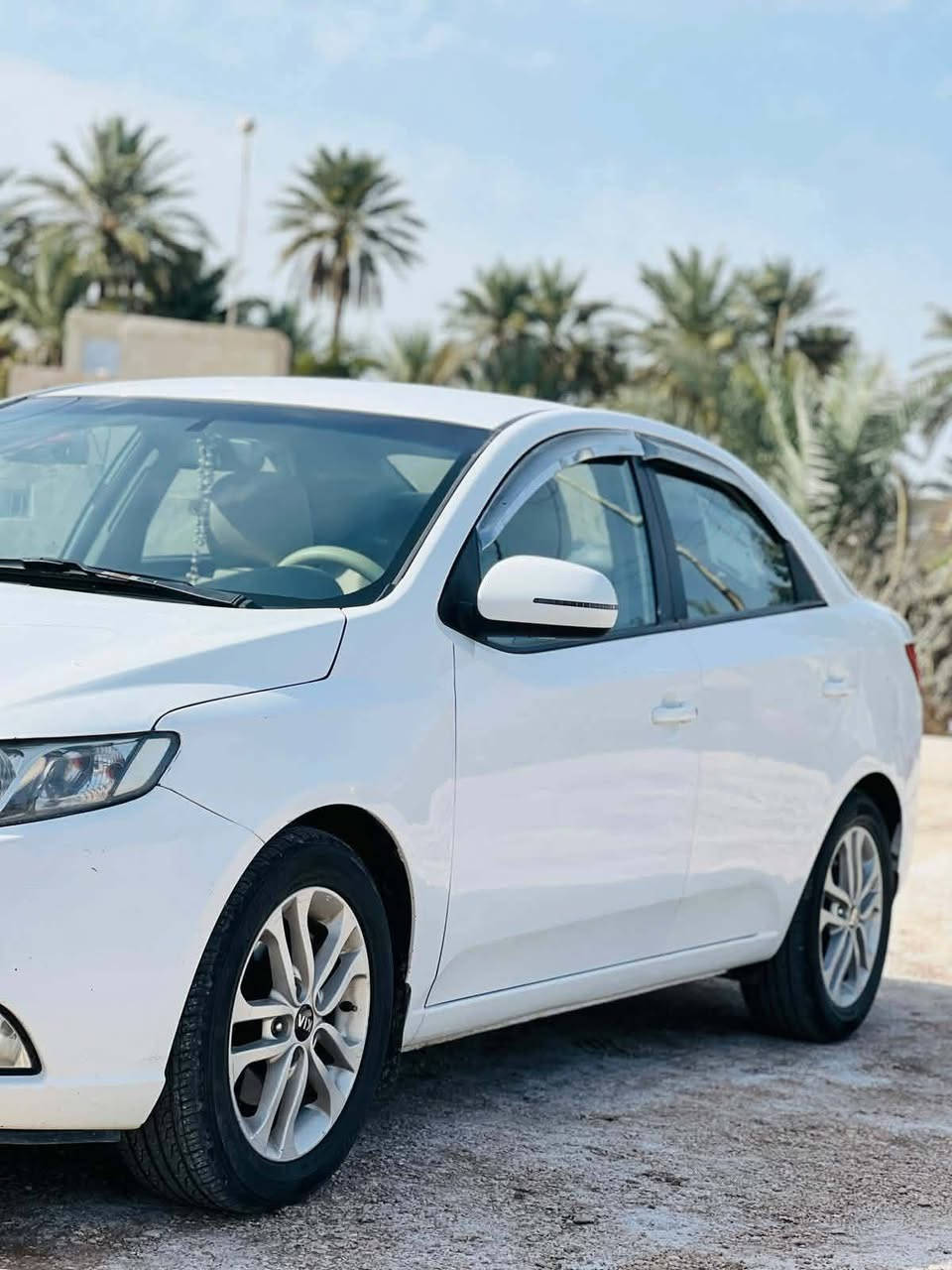 كيا سيراتو موديل ٢٠١١
بيهارشات قليله بطرف اجاملغ  سياره جهازه مداور ثاني يوم نص فول كيج حماوه وحساس وتحكم وكامره  للبيع فقط
شده ١٠٧ وبيها مجال
الاستفسار
***********
