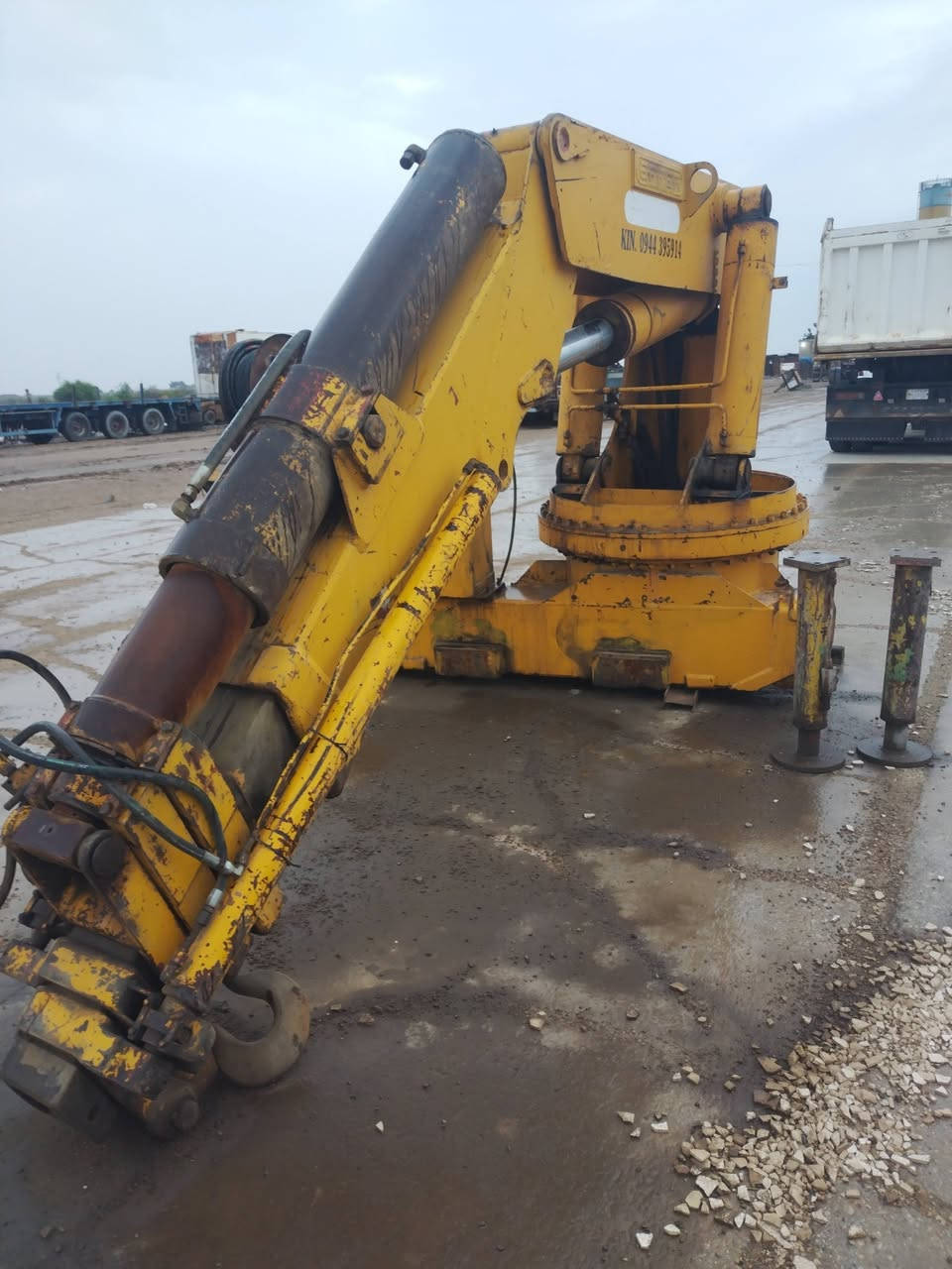 السلام عليكم كرين ايفر موديل 2007 ((20طن)) 6سلايت 5هيدروليك واحد يدوي الرقم ***********
