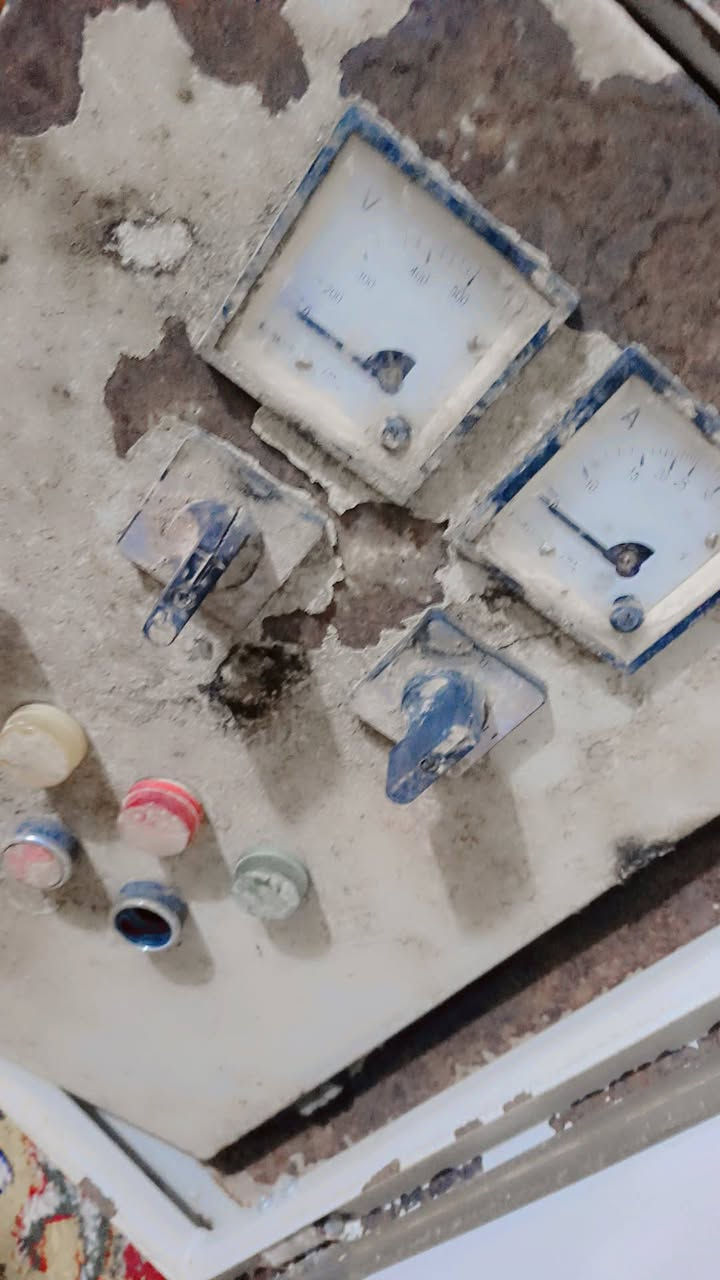 سلام عليكم يوجد بورد كهربا لبيع العنوان الخالديه ***********
