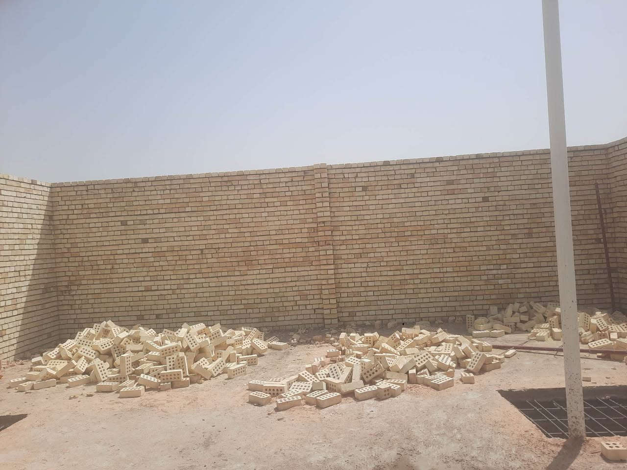 السلام عليكم خلف بناء درجة اولى تسليم مهندس دقة بلعمل متفرغ حاليا ***********
