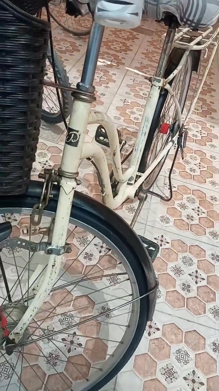 سلام عليكم عيني بايسكل للبيع ياباني اصلي نضيف تايرات جدد كلشي جديد مكينه نضيفه حساس ولايت السعر (75)الف وبي مجال للطيبين ومكان حله بكرلي العبوديه اي استفسار على الخاص


**إذا كنت صاحب هذا الإعلان وتريد حذفه لأي سبب، رجاءا أرسل رسالة إلى الدعم الفني**