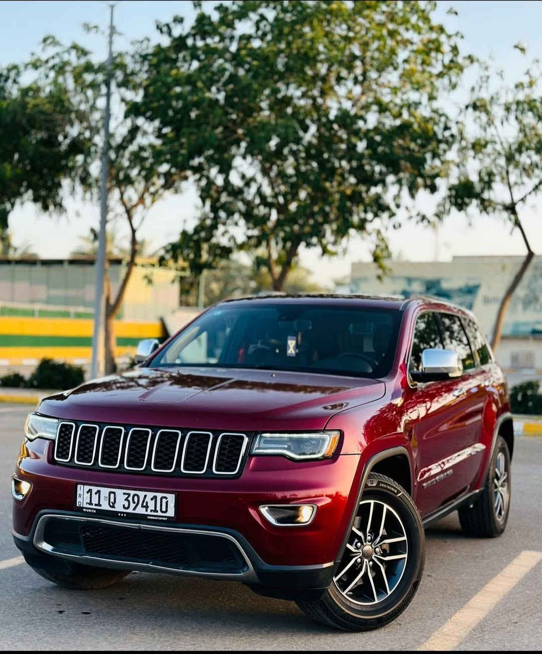 السلام عليكم ورحمة الله 
_________
جيب وارد امريكي ضرر بنيد وراجع نفسه
الموديل : مرمزه 2022 
المحرك.:  V6
*رقم بغداد الجديد 
  
____
*بصمه 
*تشغيل عن بعد  
* شاشه جبيره 
* توقف ذاتي 
* رادار جانبيه 
* كامره خلفيه 
* كشنات كهرباء + تدفئه
* ستيرن تدفئه
*تبريد قطعتين 
*دمام خلفي
*فور ويل 4*4 
*انظمه قياده  
*لايت اتو 
*صندوك كهرباء 
*تحكم ستيرين  
* حساسات خلفية . 
 __
السعر 200
وبيها مجال بسيط 
السياره بدون نقص نهائياً
مكان السياره.  بابل
***********
