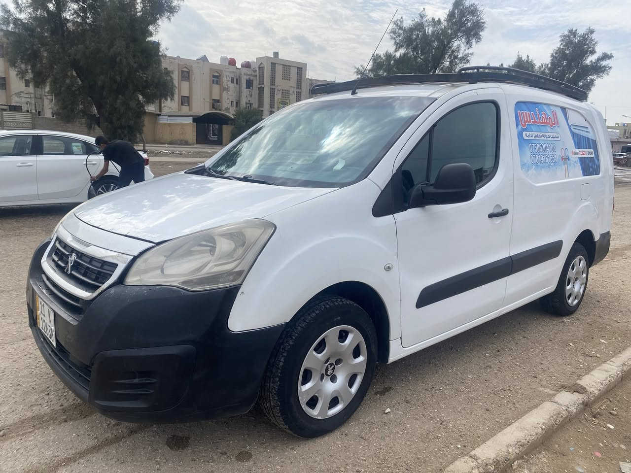 بيجو بارتنر فان
الحموله 1طن
الموديل 2016
اللون ابيض
ماشيه 84000
المنشأ فرنسي
رقم بغداد مشروع وطني
نفاذ السنوية 9/2026
تبريد وتدفئة وجام اوتو وسنتر اوتو
الكير عادي ومكينه 1600 محرك صغير صرف قليل للوقود السياره بيه ضربه كلش صغيره بالايت الامامي الايسر بالركن وبيه صبغ جاملغ ايسر امامي وبنيد بدون داواخل مواصله الضربه للشاصي فقط ركن الجاملغ والبنيد
السياره مناقصه كل شي ....السعر 82وبيها مجال 
***********
بغداد المحموديه
