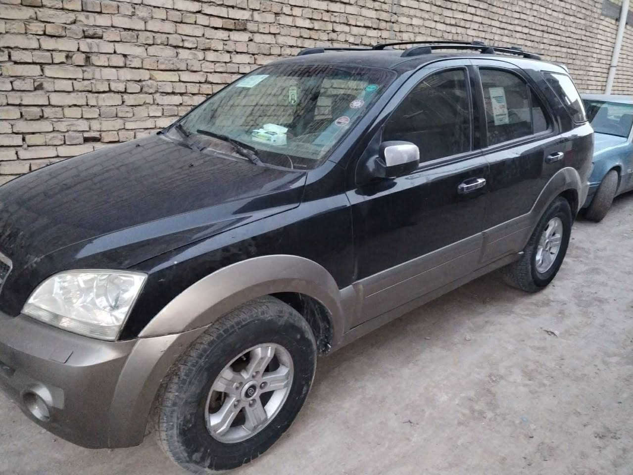 السلام عليكم ورحمة الله اخوان سيارة للبيع نوع السيارة كية سونرتو رقم بصرة موديل 2005وارد خليجي مكينة وكير جديد حدادية تسعين بلمية السيارة بيه عطل كل الاتي طفت مفاجئ ادير ماتشتغل ابيع على وضعها السعر 80ورقه بيه مجال سيارة باسمي تحويل مباشر المكان ناصرية حي الشموخ للبيع فقط رقم الهاتف ***********
