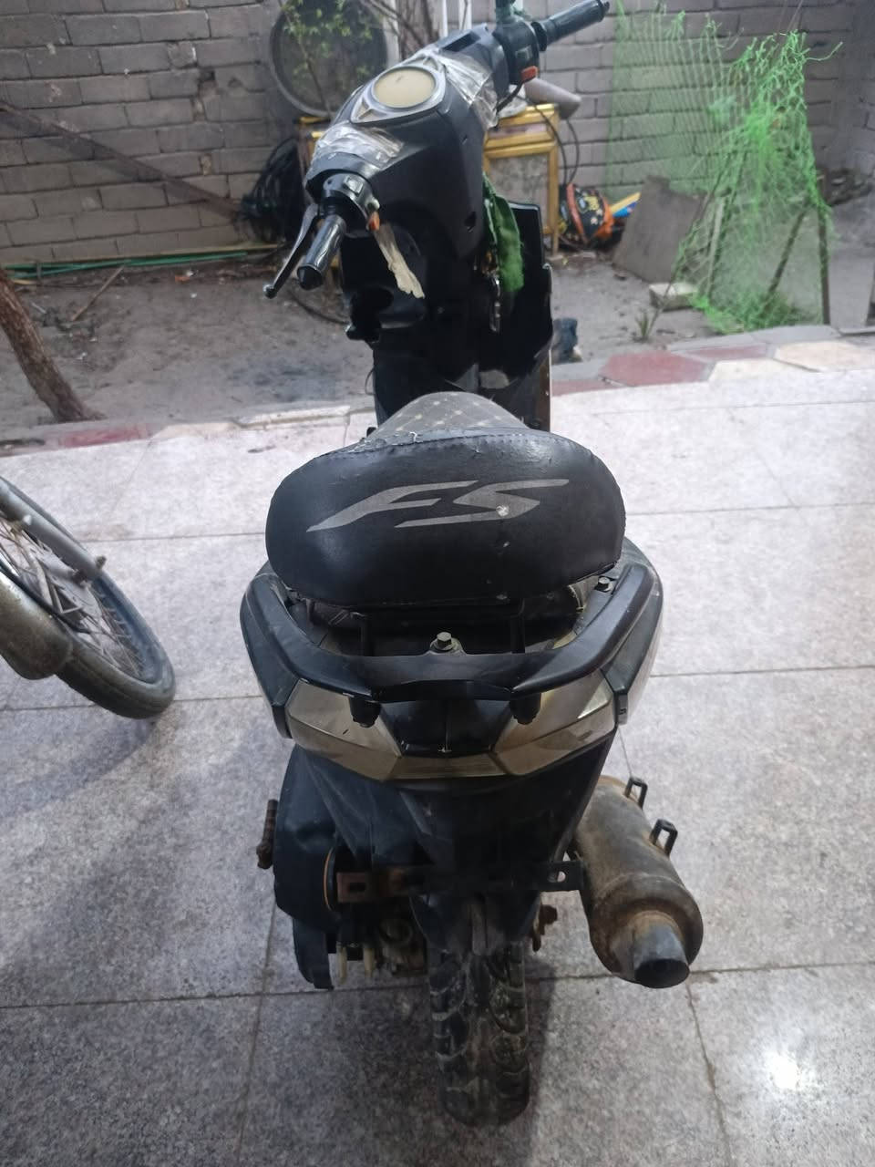 إخوان الدراجه عاطله حاليا بصره قضاء المدينة السعر ٦٠ الف الاتصال على الرقم ***********
