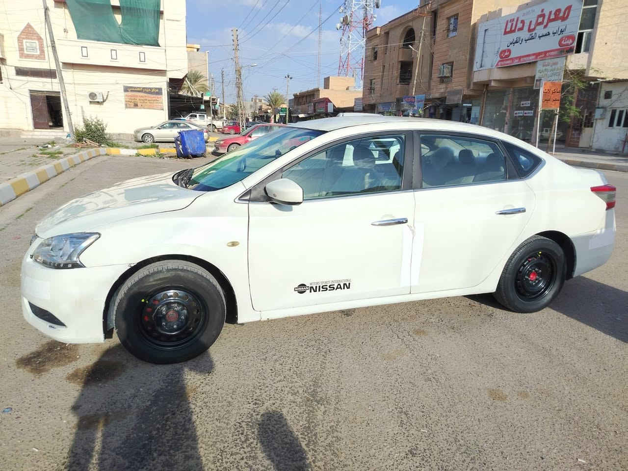 السلام عليكم
سنترا 2015 خليجي
جافيه على جهت السايق وبيها بارد بل جها الثاني ومصبوغه عام شرط
كير محرك شرط 
وكاله تحويل شرط
هزه جديد سنويه جديد 
رقم دولي اربيل 
صدر جديد 
سياره ترايك وين متريد
مكان تكريت 
***********
السعر ٨٨ وبي مجال
