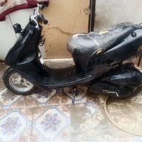 بدون ماركة • تفاصيل قليلة