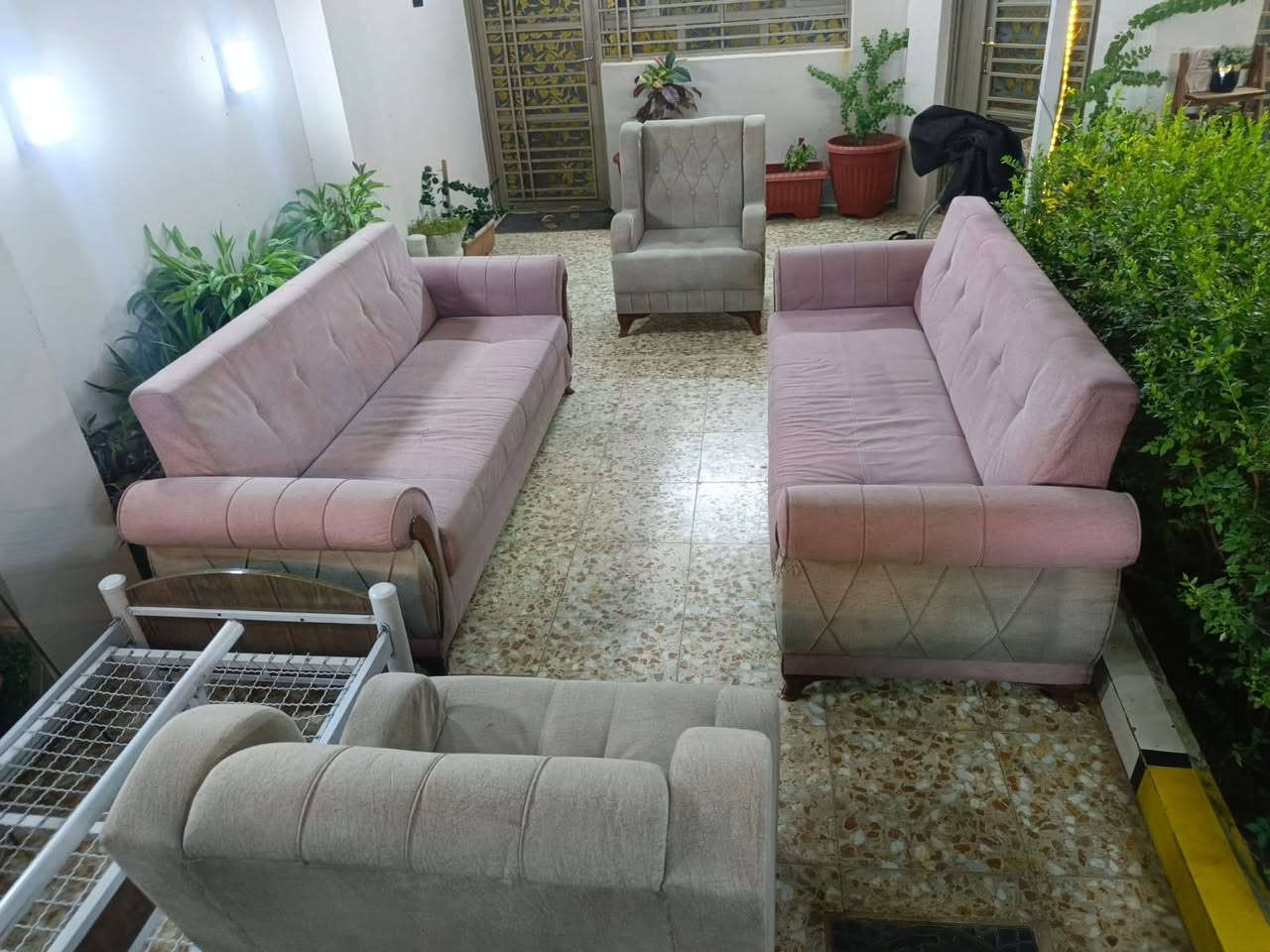 غراض لبيع المكان بغداد نهايه حي أور سبع قصور شارع ابو علي واتساب *********** اتصل واني بخدمتكم تره ماارد ع التعليقات الشراي يتصل تحياتي للجميع
